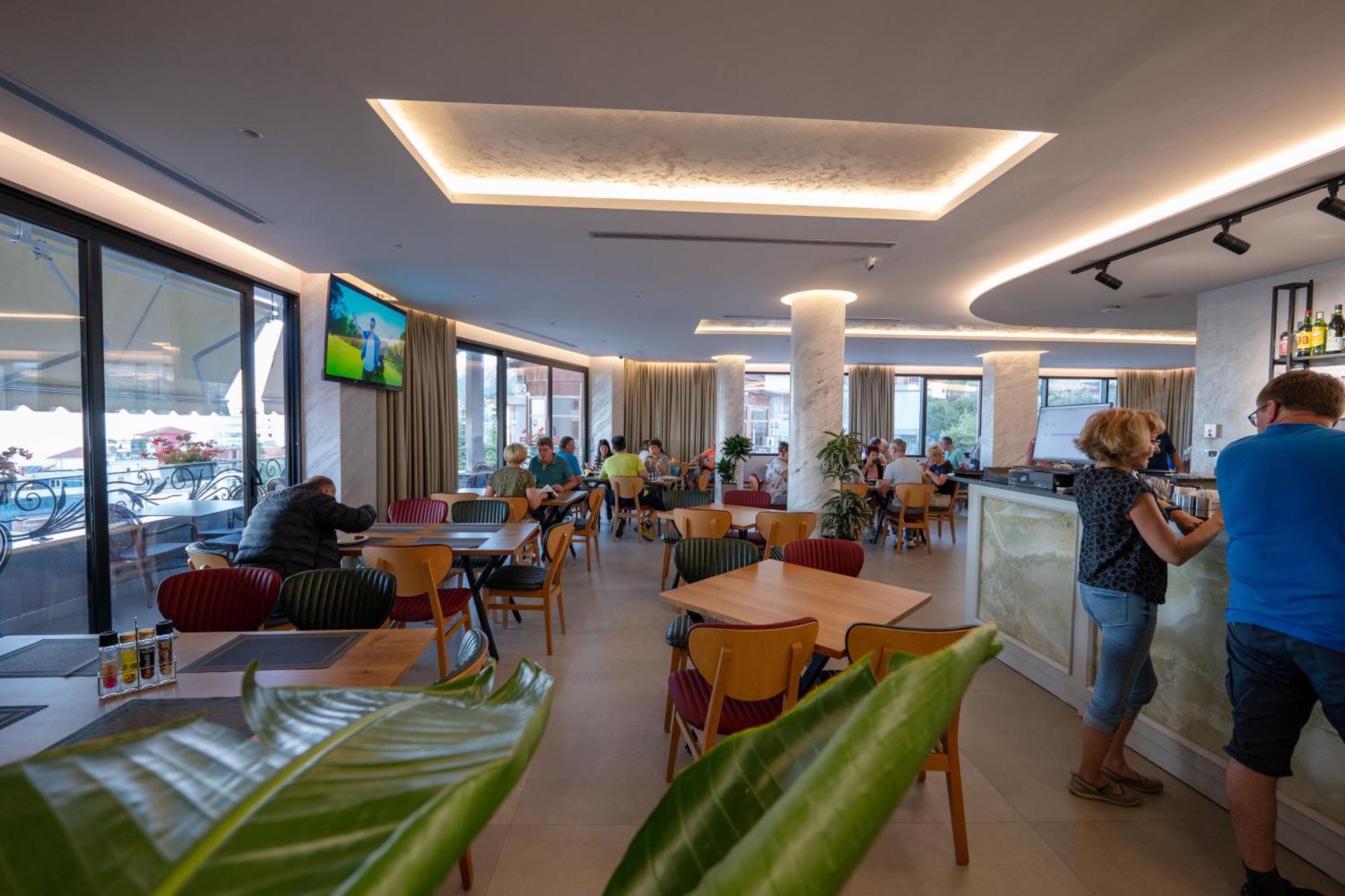 Hotel Dior Крує Екстер'єр фото