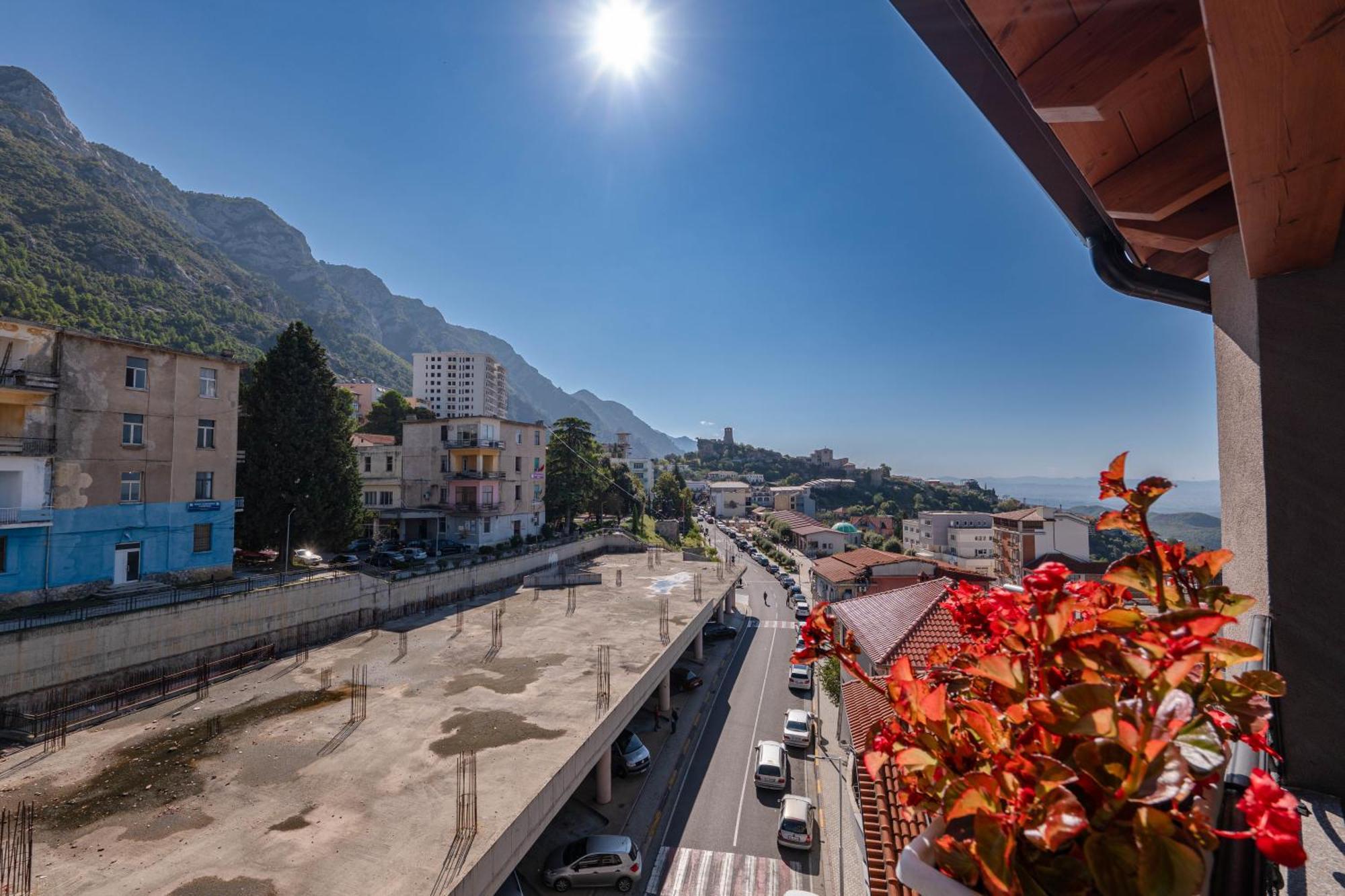 Hotel Dior Крує Екстер'єр фото