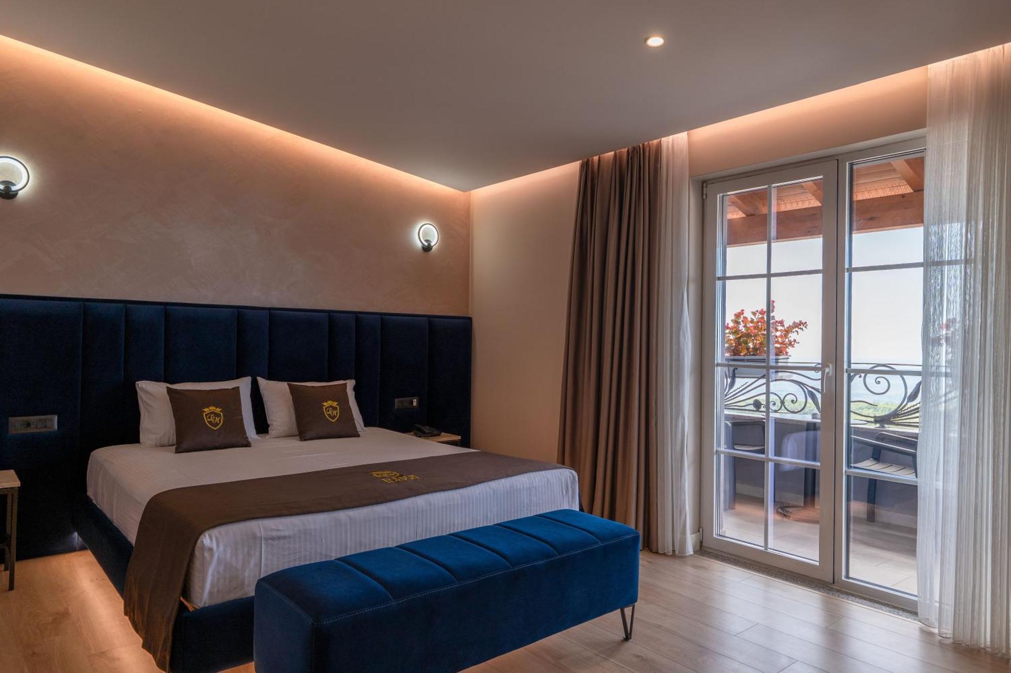 Hotel Dior Крує Екстер'єр фото