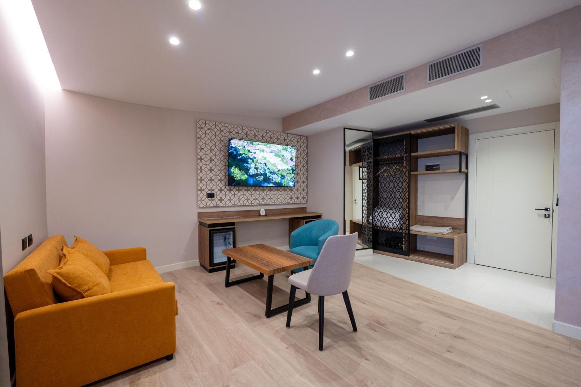 Hotel Dior Крує Екстер'єр фото