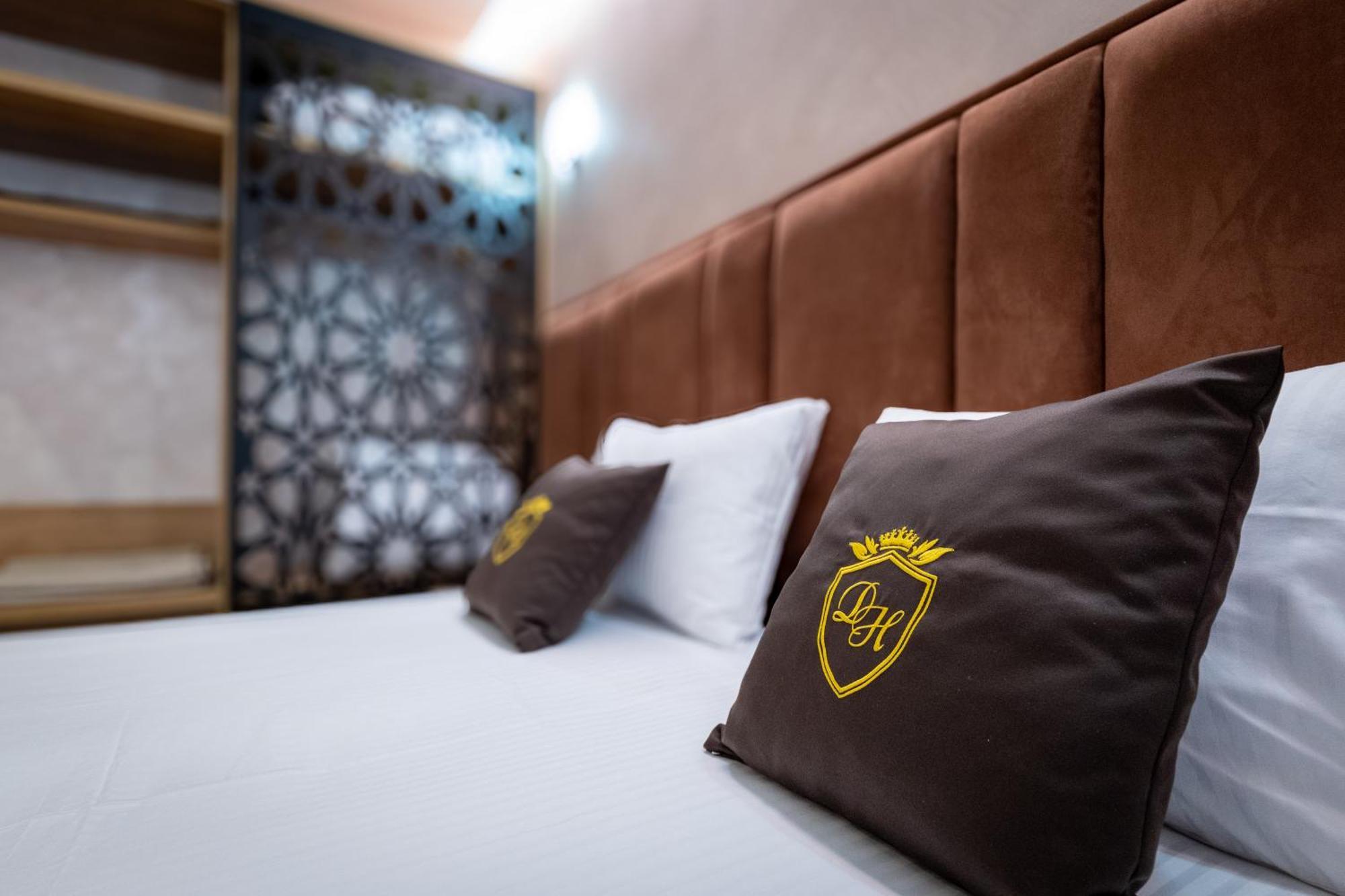 Hotel Dior Крує Екстер'єр фото