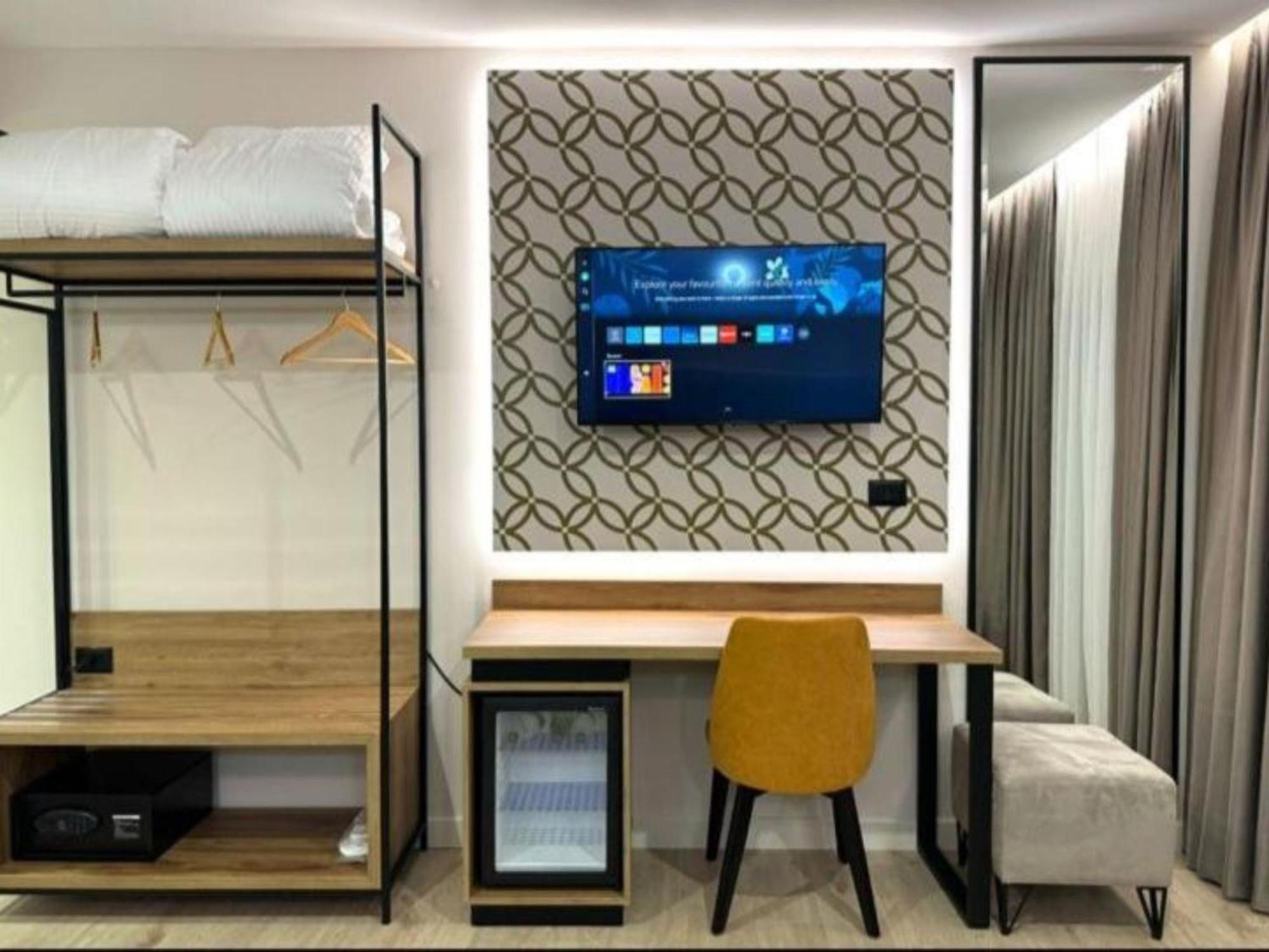 Hotel Dior Крує Екстер'єр фото
